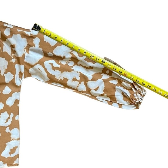 Elizabeth and James Carmel and White Long Sleeve Billowy Blouse Size Medium - Picture 9 of 10